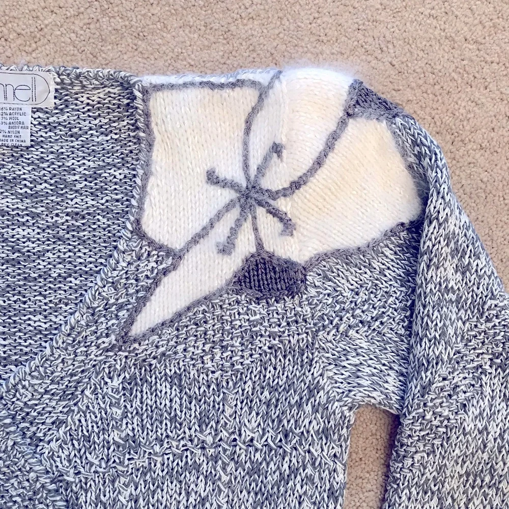 Vintage 80s Nannell Sweater Womens Small Grey White V Neck Angora Hand Knit - Picture 5 of 7